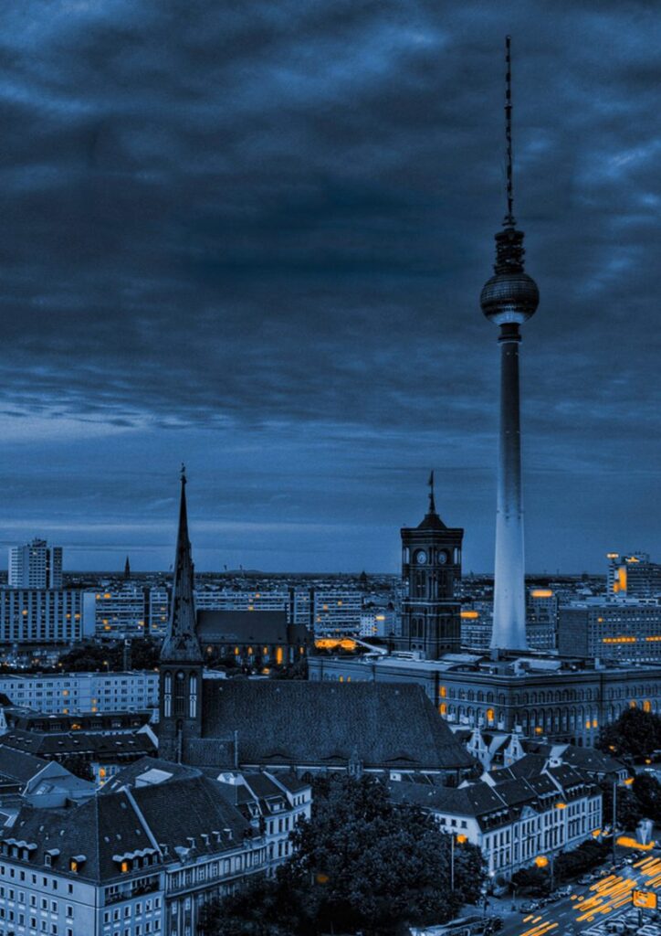 Singles ohne Ende in der Hauptstadt möchten die Liebe finden.